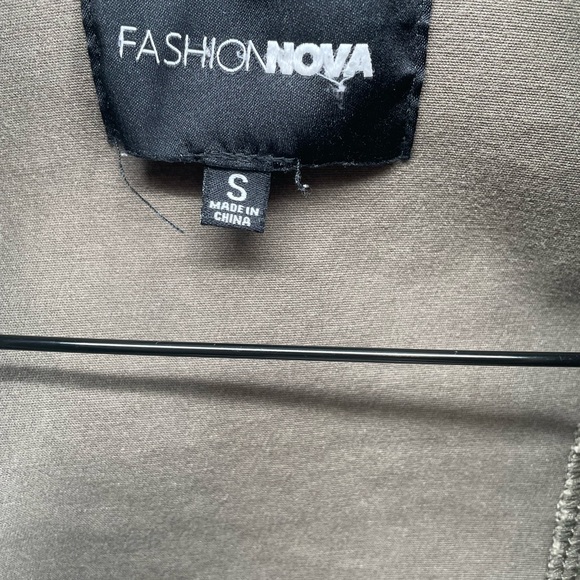 Fashion Nova Olive Green Kids Jacket - Picture 3 of 6